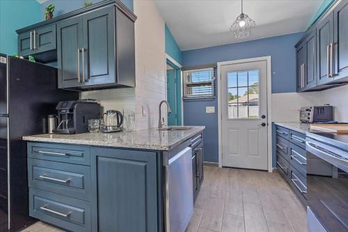 Englewood East Apartment | Renovated, Cozy 2 Bedroom