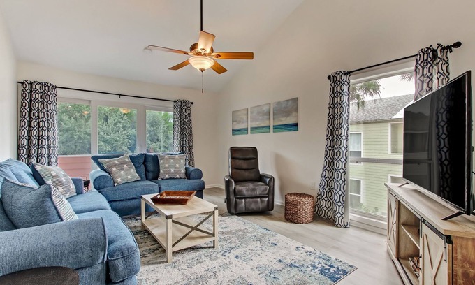 Butler Beach Condo | Renovated, Cozy 2Bd 2Ba, Steps from Private Beach & Pool!