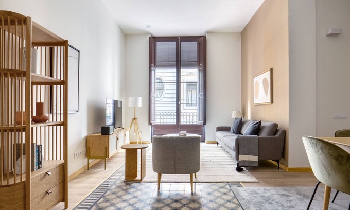 El Born Apartment | Renovated El Born 2BR nr Port Vell, by Blueground