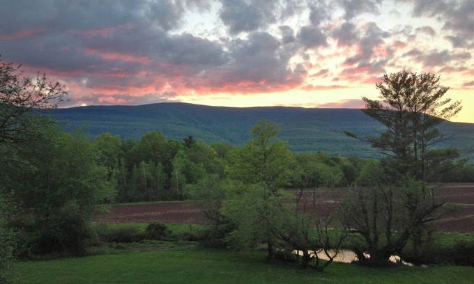 Saugerties House | Renovated Farmhouse With Catskill Mountain Views