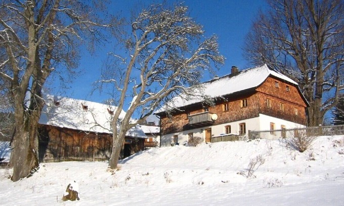 Bayerisch Eisenstein House | Renovated historic forest house in a natural location