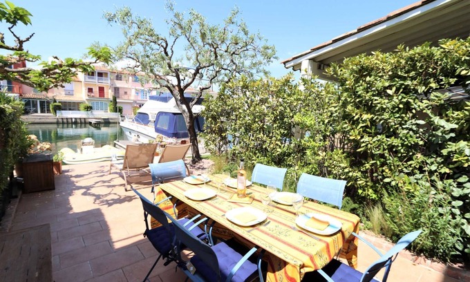 Port Grimaud House | Renovated house in Port Grimaud -Terrace, Mooring, A/C, WIFI