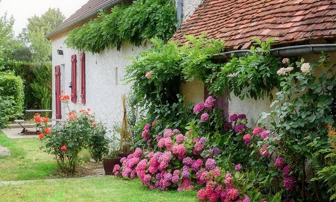 Franchesse Cottage | Renovated house with fireplace, pets allowed - Franchesse