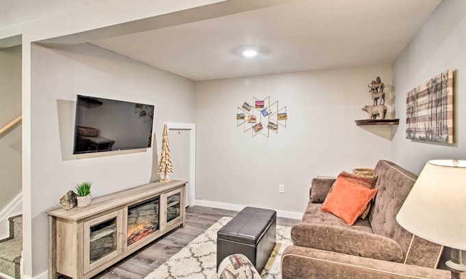 Bethlehem House | Renovated Hub w/Direct Access to Snowmobile Trail