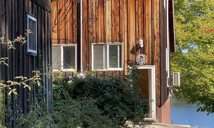 Farwell Cabin | Renovated lake cabin w/raised deck & screened in porch, close to town & skiing!