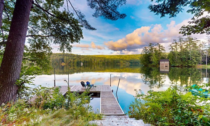 Ludlow Cottage | Renovated lakefront cottage w/hot tub, dock, kayaks, swim platform, & firepit