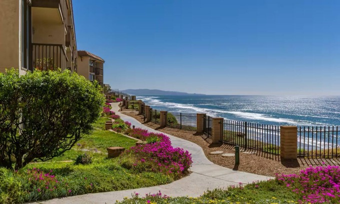 Solana Beach Condo | Renovated Lovely 2-Bedroom Condo by the Ocean