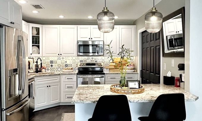 Bayonet Point Condo | Renovated Modern 2-Bedroom Golf Course Condo Near Beachesn