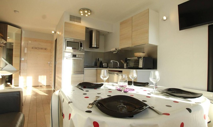 Saint-Chaffrey Apartment | Renovated studio for 4 in Saint-Chaffrey with balcony, 3-star rated