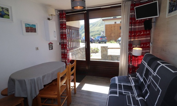 Les Almes Apartment | Renovated Studio Near Slopes and Shops with Balcony