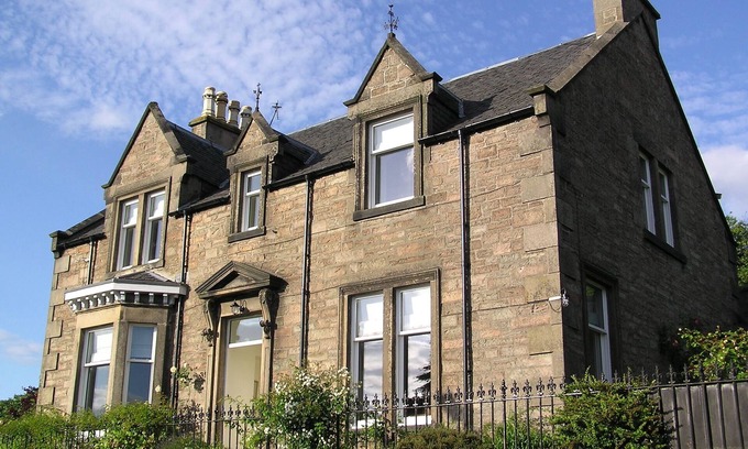 Inverness City Centre House | Renovated Victorian stone villa in the Riverside Conservation Area