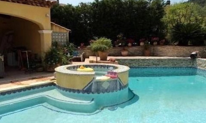 Cuers Villa | Renovated villa with Oriental decor, sleeps 4, 1 bedroom