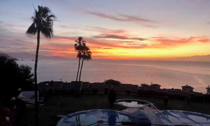 Almunecar Apartment | RENTAL APARTMENT LA HERRADURA SEASIDE