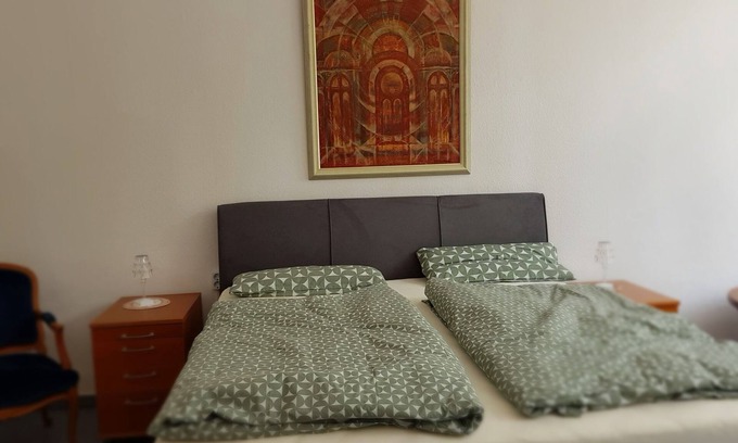 Senftenberg Apartment | Rental-Deluxe-Private Bathroom