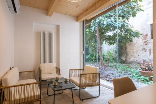 Pisa City Centre Apartment | Rentwin - Pisa Garden Retreat