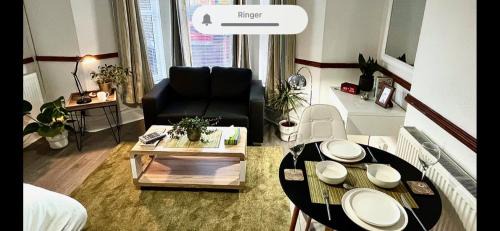 Edgbaston Apartment | Reservoir Retreat