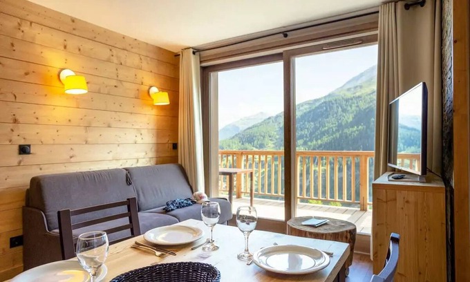 Les Boisses Apartment | Residence Club MMV L'Altaviva* - 3 rooms for 6 people Comfort +