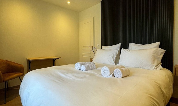 Chateau-Ville-Vieille Apartment | Residence VillaBelleFleur-Apartment La Pensée