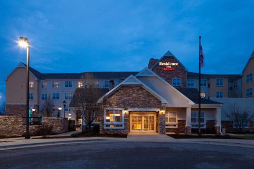 Greenwich Hotel | Residence Inn by Marriott Wichita East At Plazzio
