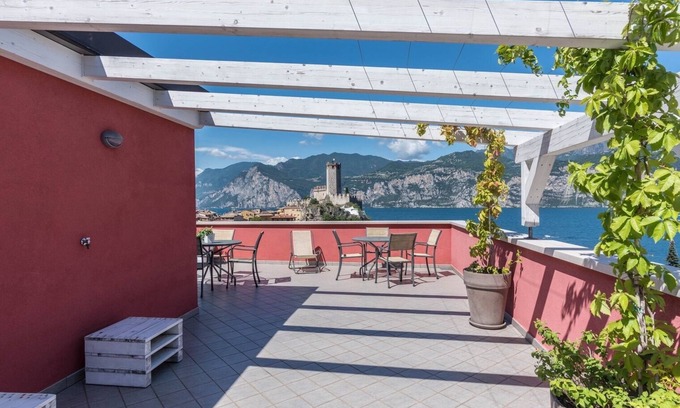 Malcesine Apartment | Residence "La Pergola" central area, garden, swimming pool, parking