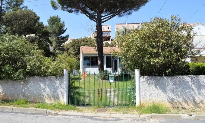 Saint-Pierre-la-Mer Villa | Residence Sp000-017-saint Pierre La Mer - House 3 rooms - 5 beds St Pierre the sea