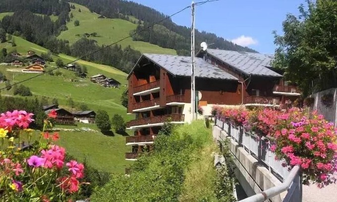 Areches Apartment | Residence Val Blanc 1 - Apartment T2 cabin near the slopes, for 4 people. Ranked *