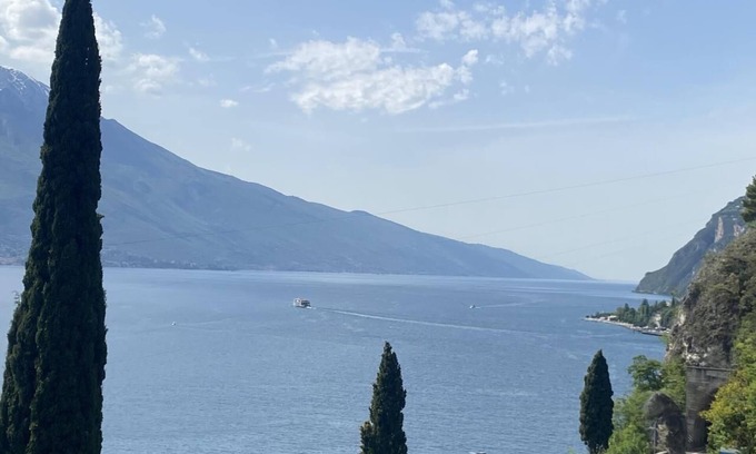 Limone sul Garda Apartment | Residence Villa Gianna Three-room attic apartment with lake view for 4 people