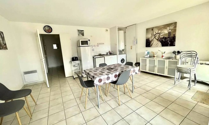 Port-la-Nouvelle Apartment | RESIDENCE WITH LIFT: T2 CABIN WITH TERRACE sleeps 6