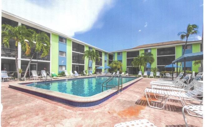 Biggar Resort | Resort, 2 bdrm 2 bath, Sleeps 6. 1 block from Beach, Google it.