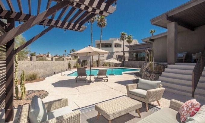 Residential Estates House | Resort-like 3 Bedroom with Casita with Amazing Pool, Yard, & 2 Large Driveways
