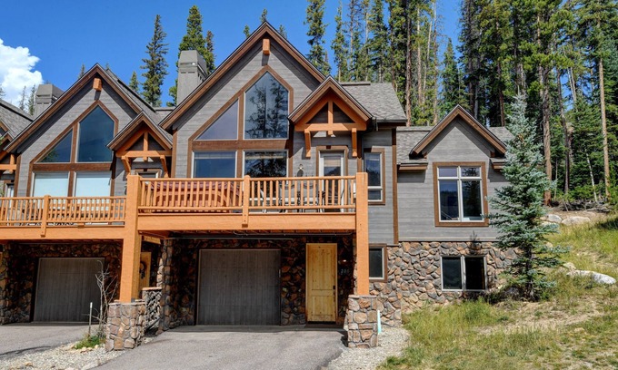 Winter Park House | Resort Luxury Villa 200 I Private Hot Tub I Great Views I Best Price I Discounted Attractions
