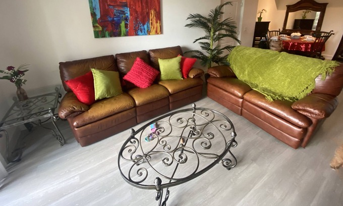 Miami Lakes Apartment | Resort style oversized unit with pool, hammock and gym access