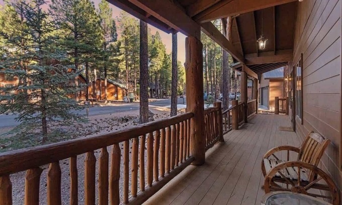 Pinetop House | Resort Style Pine Top Cabin | Deck Views | Sleeps