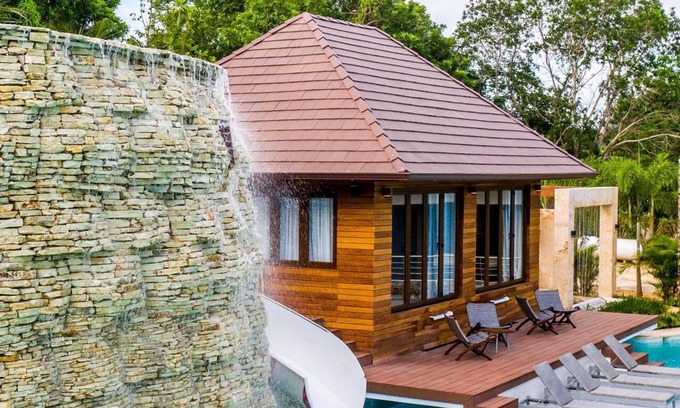 Casa de Campo Villa | Resort Style Villa with Swim Up Bungalows in Casa De Campo