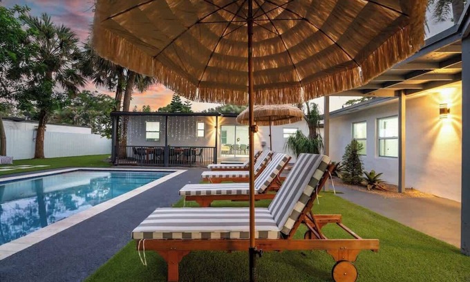 Pompano Beach House | ResortVilla Compound 6BR 2Houses