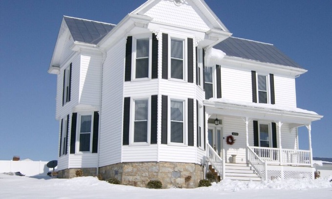 Elkton House | Restored Victorian farmhouse comfort meets luxury - hot tub, fire pit, gameroom