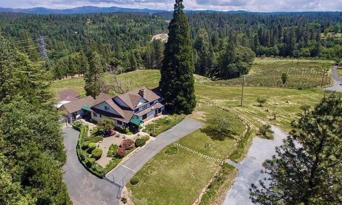 Apple Hill Other | Retreat - Heart of Apple Hill 5-bedroom farmhouse in Camino