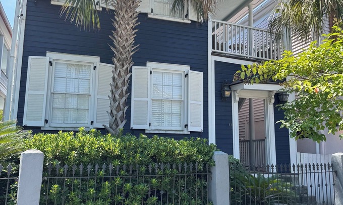 Cannonborough Elliotborough Apartment | Retreat on Spring, Unit B