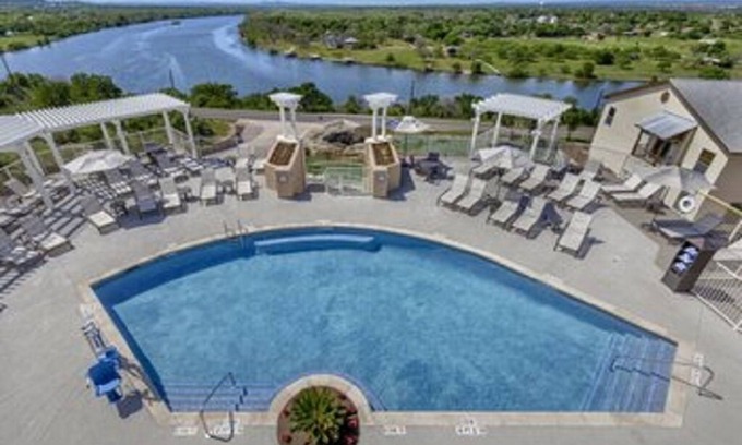 Marble Falls Resort | Retreat to country living!