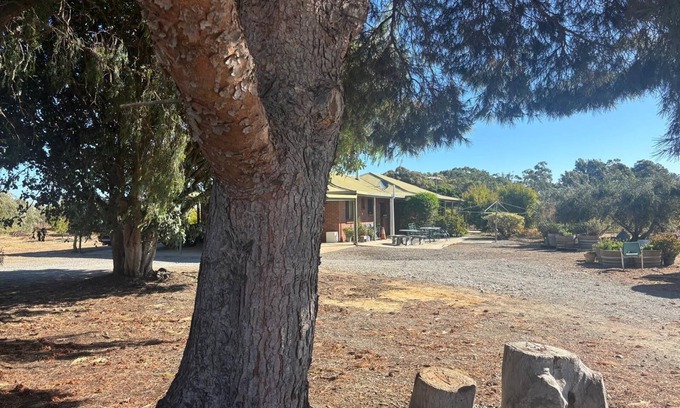 Willunga Other | Retreat to Willunga Farmhouse. Attractions Willunga Market, Wineries, Walking