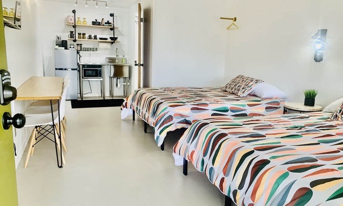 Panguitch Apartment | Retro Chic Bryce Canyon (KITCHENETTE/DOG FRIENDLY)