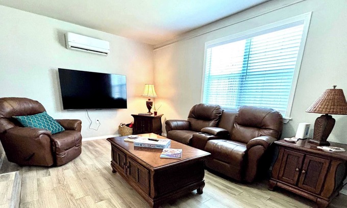 Tech Terrace House | Retro Roost - 3BR/2.5BA - Close to Tech