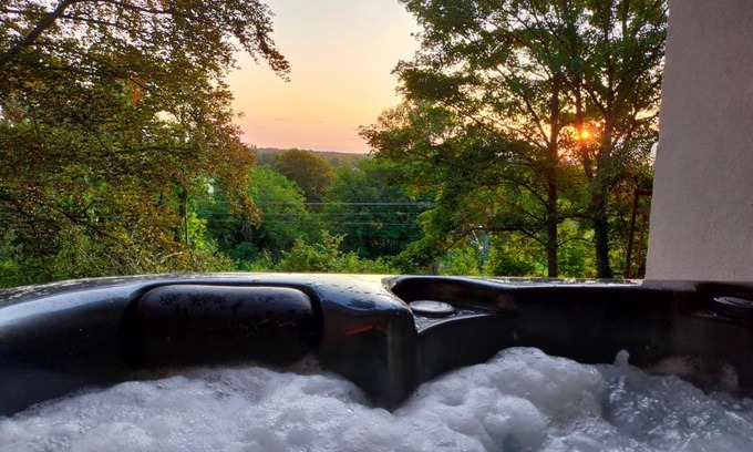 Abrest Apartment | Reve de Panda avec Sauna et Jacuzzi Privatif