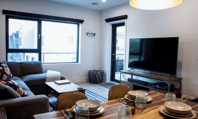 Revelstoke Condo | Revy Rendezvous-Top floor, pet friendly condo with private hot tub