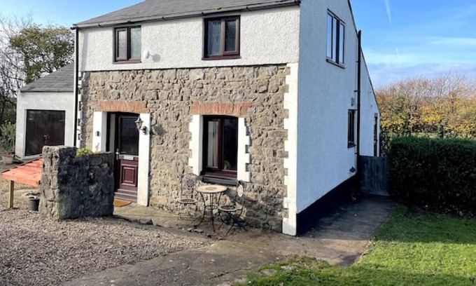 Crynant Cottage | Rhossili's Retreat - AONB - Gower Rural Sleeps 6