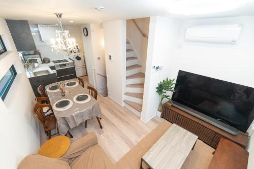 Sumida House | RIAUS 新築一軒家貸切 最大6名 family歓迎 空港や観光地直通