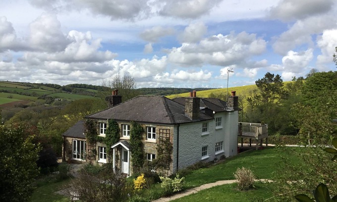 Lostwithiel Cottage | RIBBY FARMHOUSE, family friendly, character holiday cottage in Lerryn