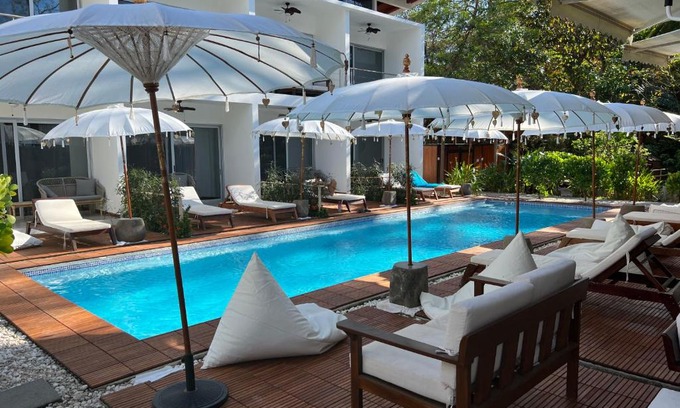 Playa Guiones Hotel | Ride On Beach House