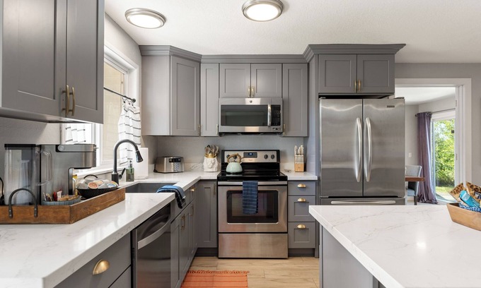 Port Angeles House | Ridge View Retreat with Mtn Views & Hot Tub