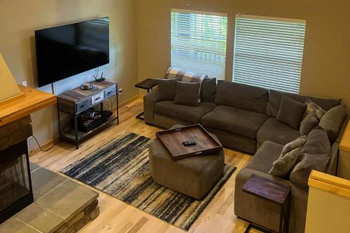 Ronald Apartment | Ridgeview Retreat